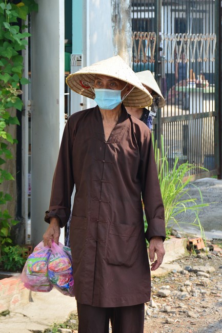 Continuing to support people in need in the Covid-19 pandemic of Hoang Phap Pagoda (series 2)